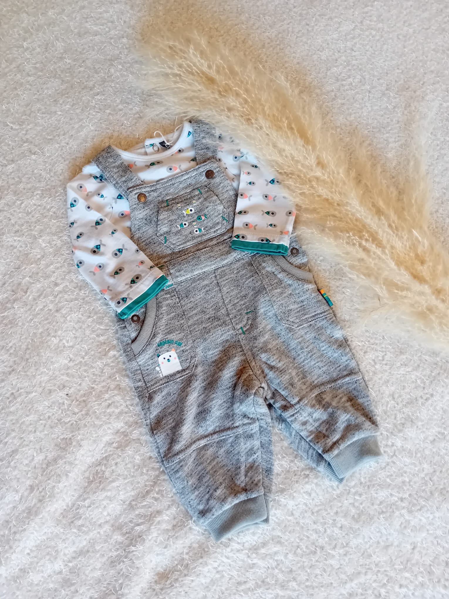 Salopette et T.shirt 